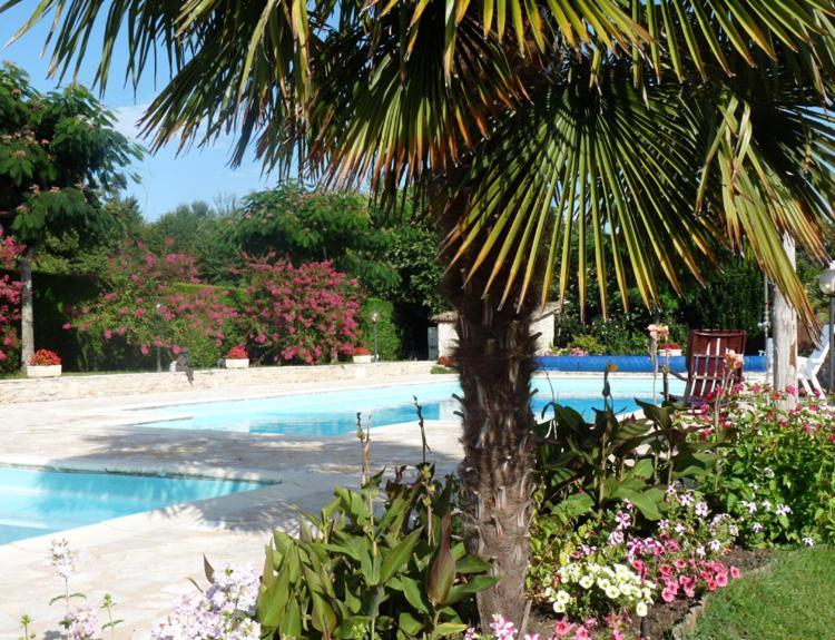 Gites Chez Belliveau Meursac Exterior photo